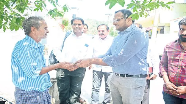 93.55% మందికి పింఛన్లు పంపిణీ