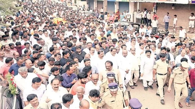 పల్లా సింహాచలానికి కన్నీటి వీడ్కోలు