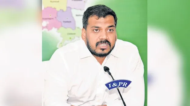 Anil Kumar Yadav: అనిల్‌ అనుచరుల ఖాతాల్లో వందల కోట్ల లావాదేవీలు!