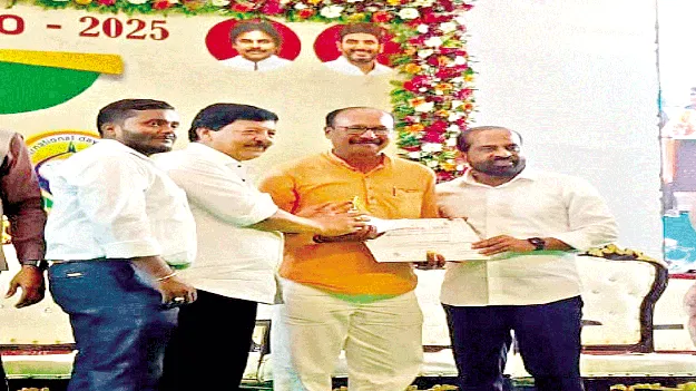 రాష్ట్ర యోగా పోటీలో చంద్రశేఖర్‌కు మూడోస్థానం 