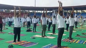 Yoga Day Stampede: యోగా డేలో తొక్కిసలాట.. స్పృహకోల్పోయిన యువతి