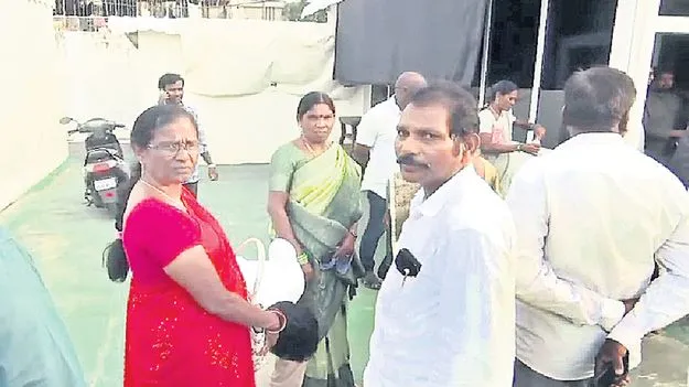 జడ్పీ చైర్‌పర్సన్‌పై అసంతృప్తి గళం