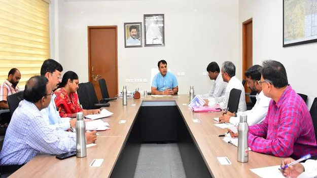 ప్రభుత్వ ఆసుపత్రుల్లో వసతులు కల్పించాలి