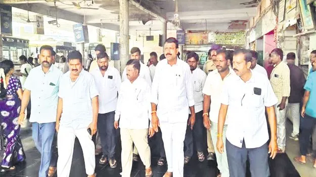 Inspection ఆర్టీసీ బస్టాండులో తనిఖీ