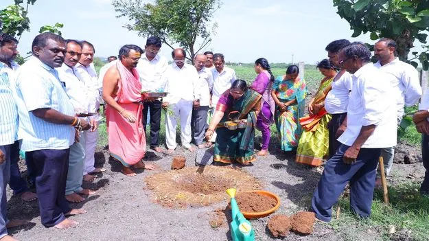 రాజన్న ఆలయంలో భక్తుల రద్దీ