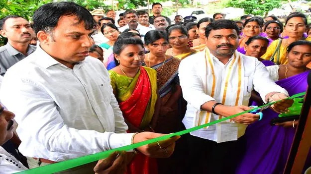 మహిళా సంఘాలు వ్యాపారంలో రాణించాలి