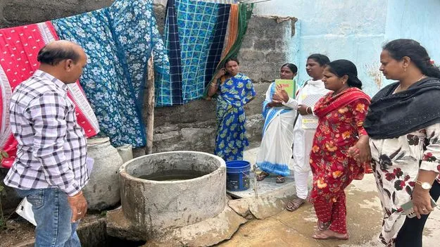 పరిసరాల పరిశుభ్రత పాటించాలి