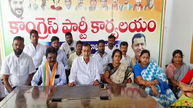 ముఖ్యమంత్రిని విమర్శించే స్థాయి కేటీఆర్‌కు లేదు