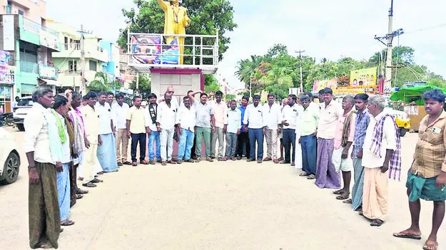 discriminated  దళితులపై వివక్ష చూపితే ఉద్యమిస్తాం