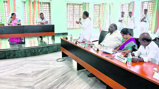 Blacklist ఆ కాంట్రాక్టర్లను బ్లాక్‌లిస్ట్‌లో పెట్టండి 