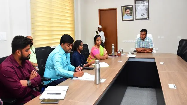 రైతులకు సకాలంలో ఎరువులు అందేలా చర్యలు