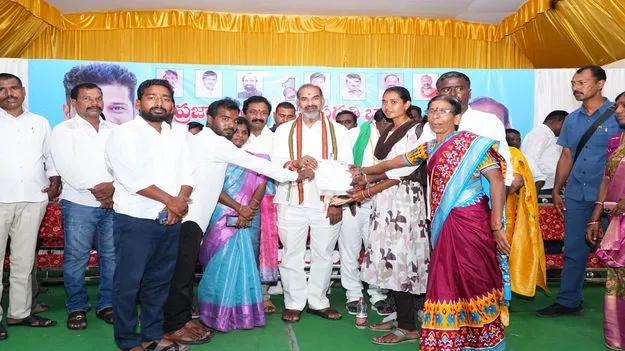 రేషన్‌ కార్డుల జారీ నిరంతర ప్రక్రియ