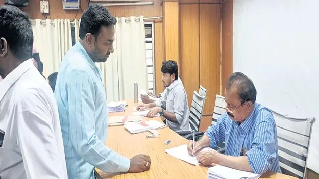 రాజీవ్‌ యువ వికాసానికి తప్పని ఎదురుచూపులు