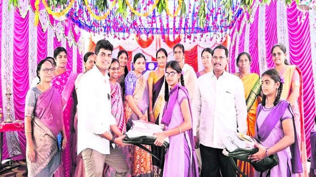  Vidyamitra kits విద్యామిత్ర కిట్ల పంపిణీ  