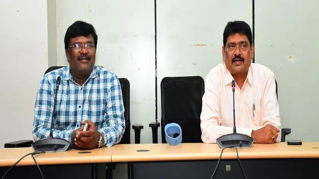 రాజన్న గోశాలలో నిత్యం కోడెలను పర్యవేక్షించాలి