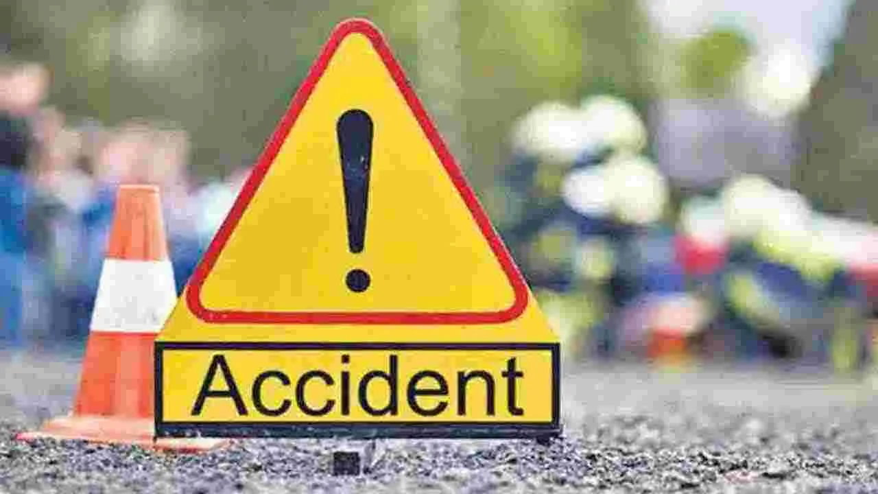 Road Accident: సూర్యాపేట జిల్లాలో రోడ్డు ప్రమాదం: ఇద్దరి మృతి