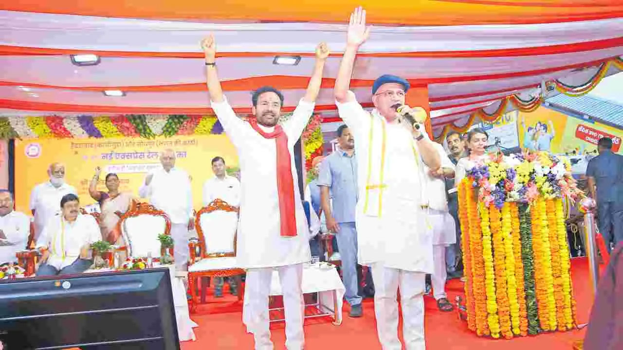 Kazipet Railway Factory: కాజీపేటలో మెట్రో బోగీలు