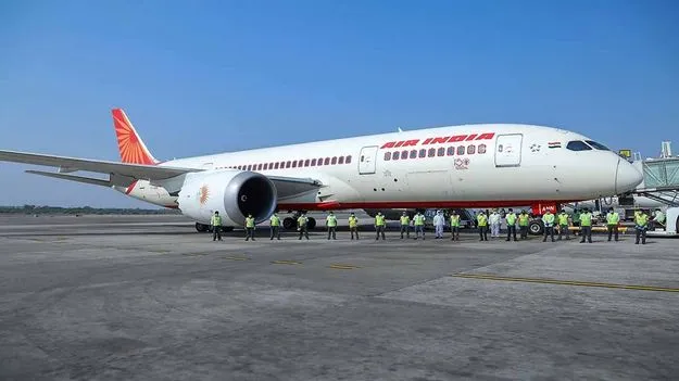 Air India: ఢిల్లీ నుంచి పారిస్ వెళ్లాల్సిన విమాన సర్వీసు రద్దు
