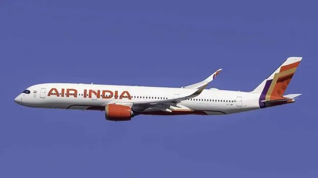 Air India Flight: ఎయిర్ ఇండియా విమానం గాలిలో ఉండగా సాంకేతిక లోపం