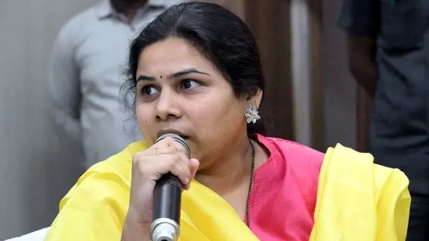 ఏపీకి గాడ్‌ఫాదర్‌ చంద్రబాబు: అఖిలప్రియ