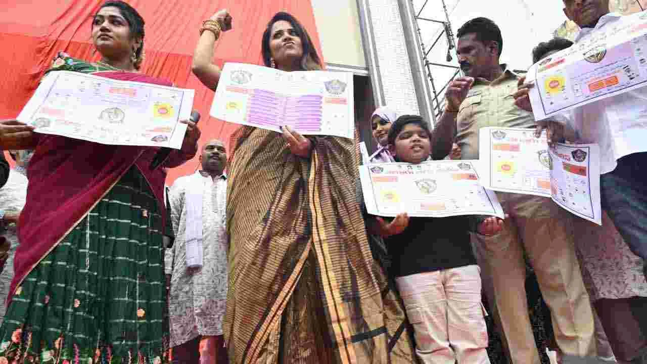 Anasuya: నెల్లూరులో సినీనటి అనసూయ. బాల నటుడు బుల్లి రాజు ఫోటోలు
