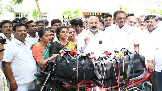 కవిత పాత్రధారిగా చార్‌పత్తా సినిమా