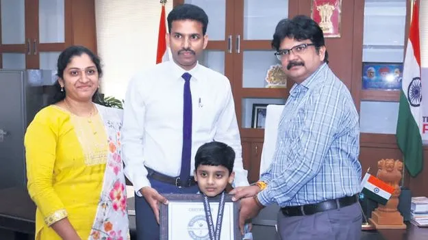 భువనగిరి బుడ్డోడి ప్రపంచ రికార్డు 