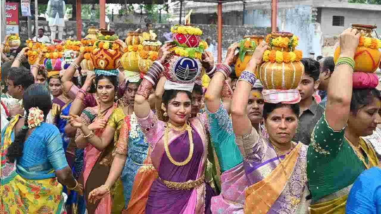 Beeranna Bonalu: భక్తి శ్రద్ధలతో బీరన్నకి బోనాలు