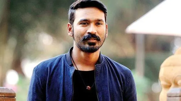 Hero Dhanush: డంప్‌యార్డ్‌లో... మాస్క్‌ లేకుండా...