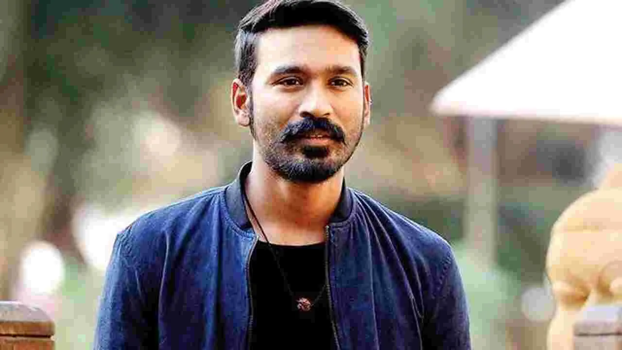 Hero Dhanush: డంప్‌యార్డ్‌లో... మాస్క్‌ లేకుండా...