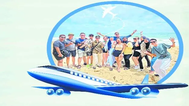 కొలీగ్స్‌తో కలిసి టూర్‌కు...