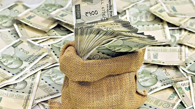 Investment Plan: LICలో నెలకు రూ.10 వేల పెట్టుబడి.. 10 ఏళ్ల తర్వాత ఎంత వస్తుంది, ట్యాక్స్ ప్రయోజనాలు ఏంటి..