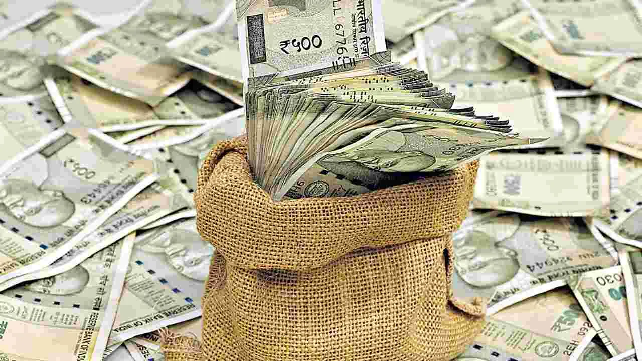 Investment Plan: LICలో నెలకు రూ.10 వేల పెట్టుబడి.. 10 ఏళ్ల తర్వాత ఎంత వస్తుంది, ట్యాక్స్ ప్రయోజనాలు ఏంటి..