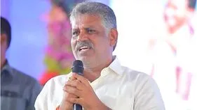 Chevireddy SIT Custody: జైలు ప్రాంగణంలో చెవిరెడ్డి అరుపులు.. తప్పుడు కేసులంటూ హడావుడి 