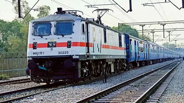 Trains: ఆ తేదీల్లో.. హైదరాబాద్‌-రాక్సౌల్‌ రైళ్లు రద్దు  