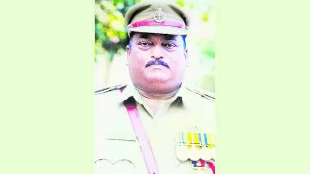 రోడ్డు ప్రమాదంలో ఫిల్మ్‌నగర్‌ ఎస్‌ఐ దుర్మరణం