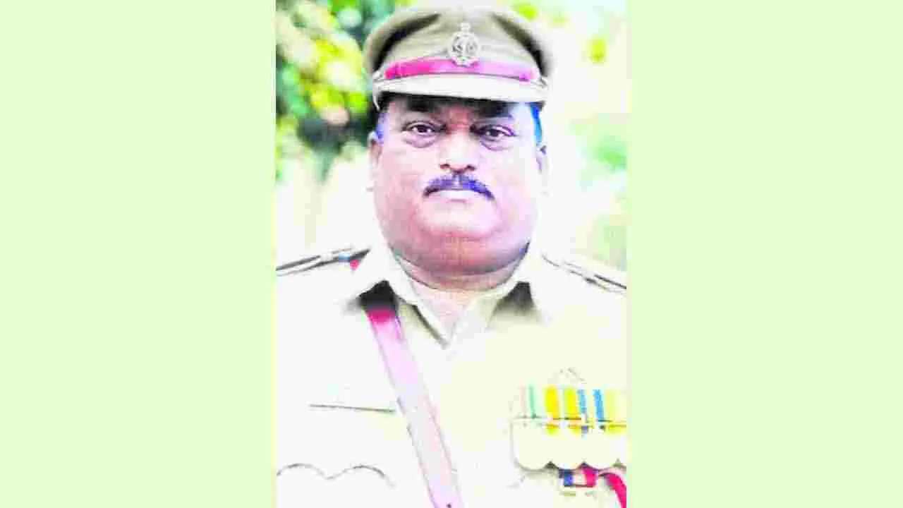 రోడ్డు ప్రమాదంలో ఫిల్మ్‌నగర్‌ ఎస్‌ఐ దుర్మరణం