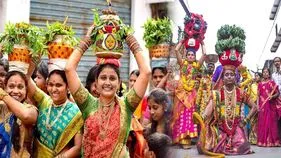 Minister: బోనం ఎత్తుకునే వారికే ప్రథమ ప్రాధాన్యం..