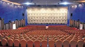 Hyderabad: థియేటర్లలో బాణాసంచా కాలిస్తే కేసులు