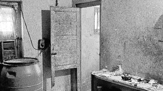 Hyderabad: తాళం వేసి ఉన్న ఇంట్లో రక్తపు మరకలు..