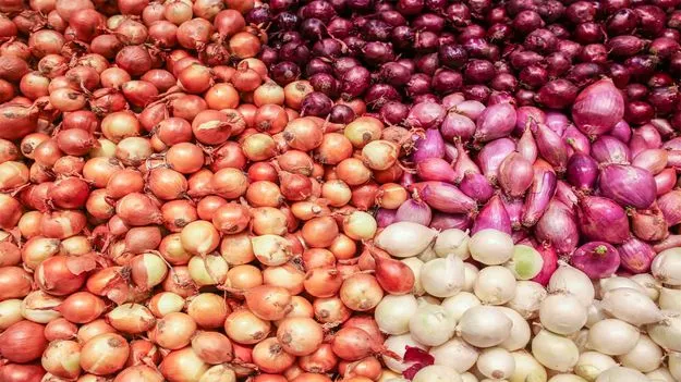 Hyderabad: మలక్పేట్ మార్కెట్కు పోటెత్తిన ఉల్లి..