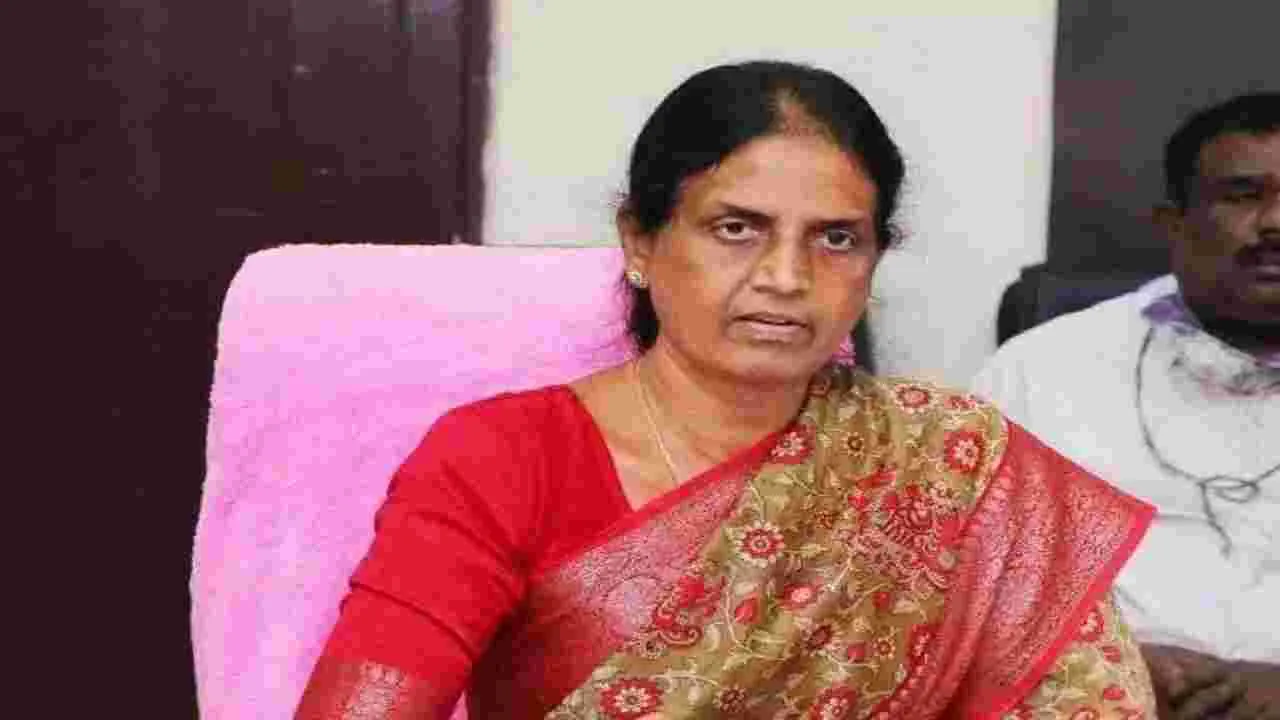 MLA: అధికారులపై ఎమ్మెల్యే ఫైర్.. పని చేస్తున్నారా.. టైంపాస్‌ కోసం వస్తున్నారా..