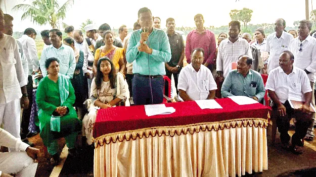 గ్రామాభివృద్ధికి యువత ముందుకు రావాలి 