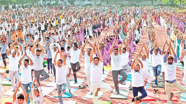 Yoga Festivities ఊరూవాడా.. యోగా సందడి