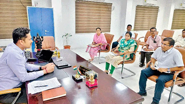 పచ్చదనాన్ని పెంపొందించాలి