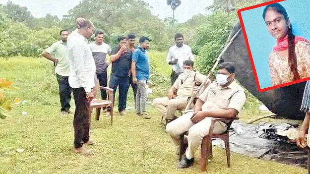 Death mistery: జీడితోటలో సగంకాలిన మృతదేహం