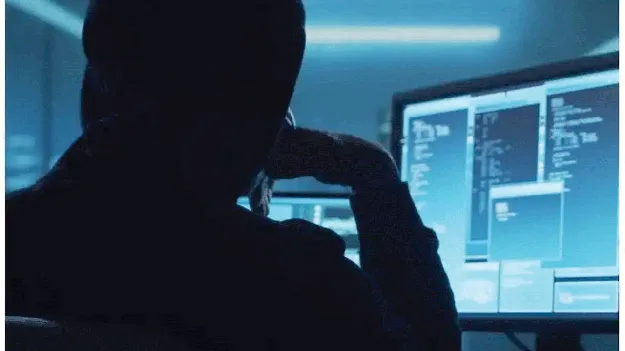 ఉద్యోగమన్నారు.. ఖాతాను ఊడ్చేశారు.!