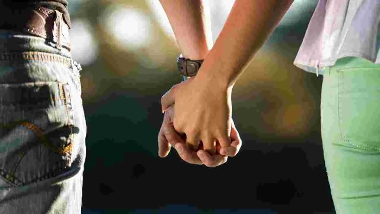 Dating: డేటింగ్‌కు వెళ్లినందుకు చుక్కలు చూపించింది.. పోలీసులు కూడా ఆశ్చర్యపోయేలా ఏం చేసిందంటే..