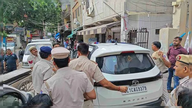 Delhi Gas Accident: ఏసీ గ్యాస్ లీకేజీతో ముగ్గురు మెకానిక్లు మృతి.. ఒకరి పరిస్థితి విషమం..