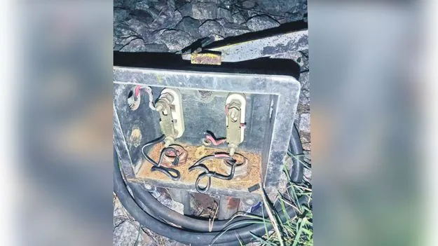 railway station robbery: సిగ్నల్‌ ట్యాంపరింగ్‌  రైల్లో దోపిడీ